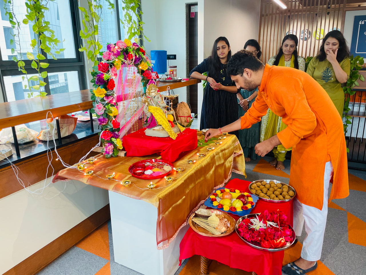 Ganesh Chaturthi Feier im Büro